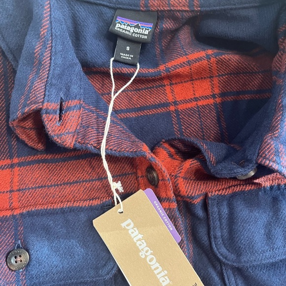 NWT Patagonia Fjord plaid flannel button up long-sleeved with pockets. - Picture 3 of 7